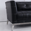 Traditionelles kleines schwarzes Wohnzimmersofa