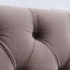 Übergroßes Chesterfield Sofa aus Samtstoff
