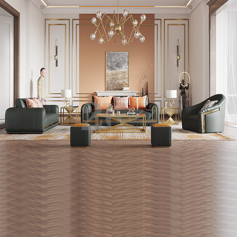 kleines weißes Wohnzimmersofa mit hoher Rückenlehne