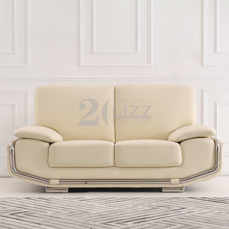 Klassisches Couch-Wohnzimmer-Sofa mit Edelstahl